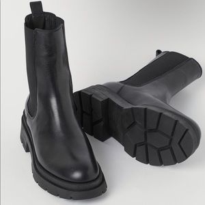 H&M Chelsea Boots